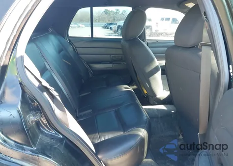 2011 Ford Crown Victoria Police Interceptor z USA, uszkodzony, nr VIN 2FABP7BV7BX129370